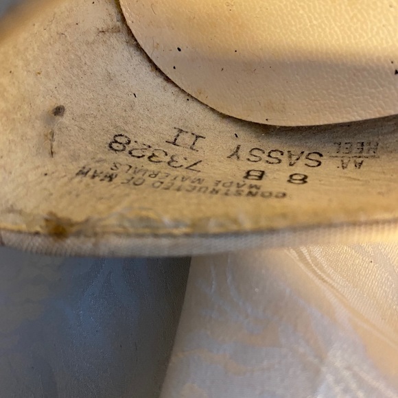 Dyeables Ladies Cream Satin 1”Wedge heel Flats 8B - Picture 4 of 4